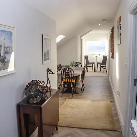 Lakeview Retreat 度假居 Portroe